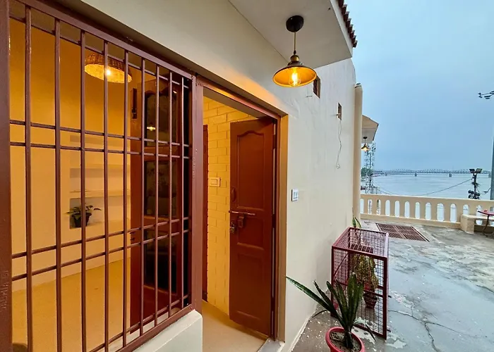 Vintage River Homestay
